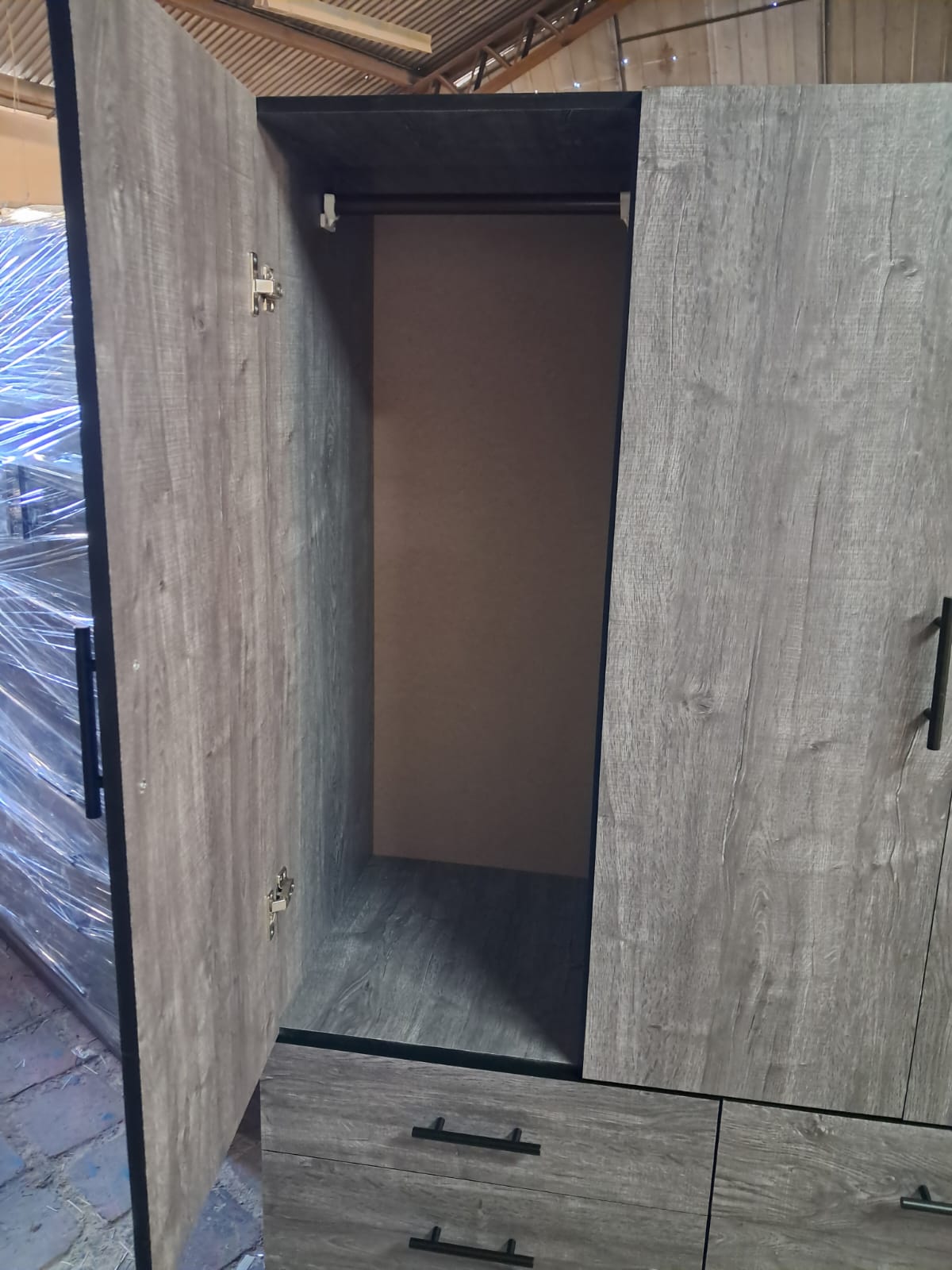 Detalle distribución clóset adulto